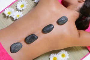 massage aux pierres chaudes